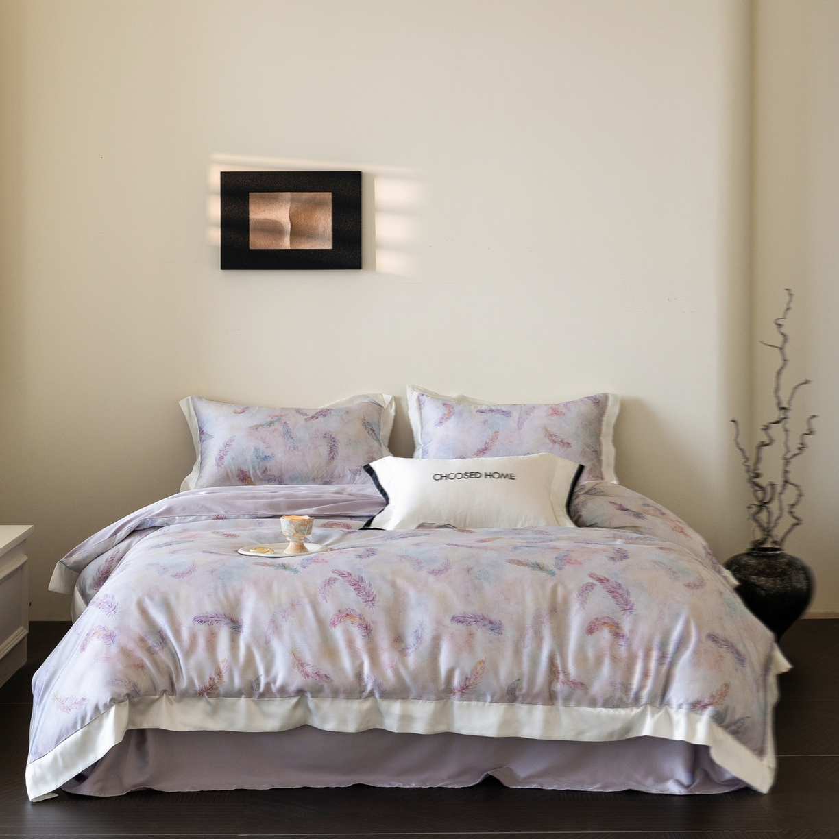 91家纺网 家纺一手货源 找家纺 初拾 2026新款60支兰精天丝数码印花系列四件套 自由的羽毛（会员减20 ，控价：日常 券后不低于398 元）