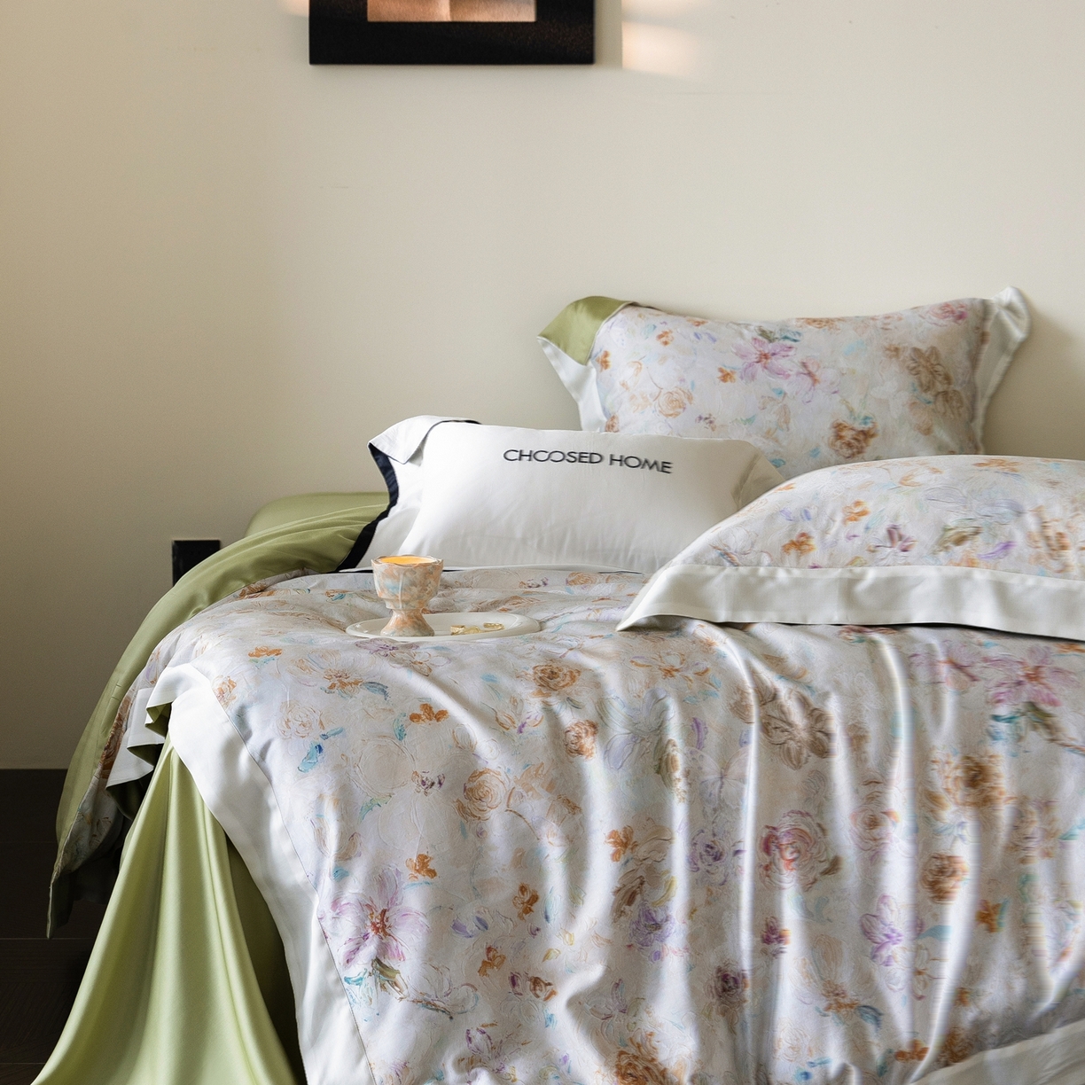 91家纺网 家纺一手货源 找家纺 初拾 2026新款60支兰精天丝数码印花系列四件套 甜岛（会员减20 ，控价：日常 券后不低于398 元）