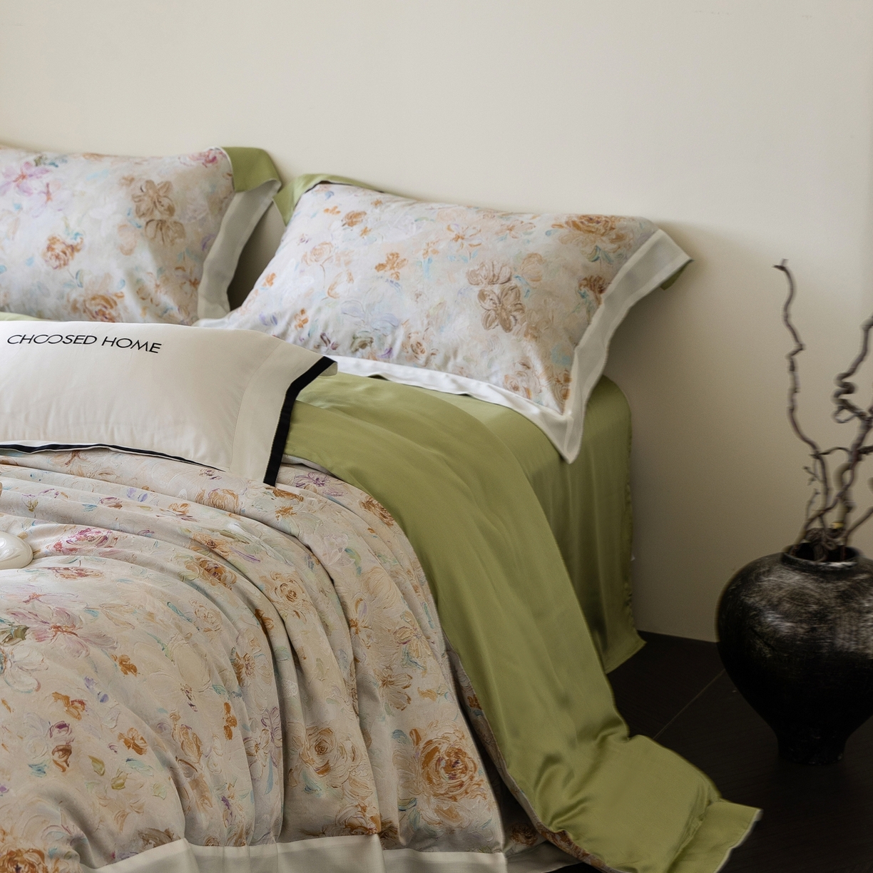 91家纺网 家纺一手货源 找家纺 初拾 2026新款60支兰精天丝数码印花系列四件套 甜岛（会员减20 ，控价：日常 券后不低于398 元）