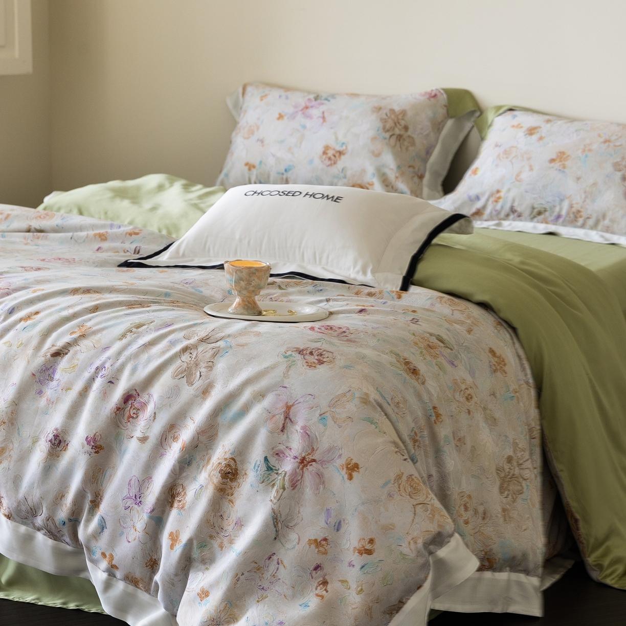 91家纺网 家纺一手货源 找家纺 初拾 2026新款60支兰精天丝数码印花系列四件套 甜岛（会员减20 ，控价：日常 券后不低于398 元）