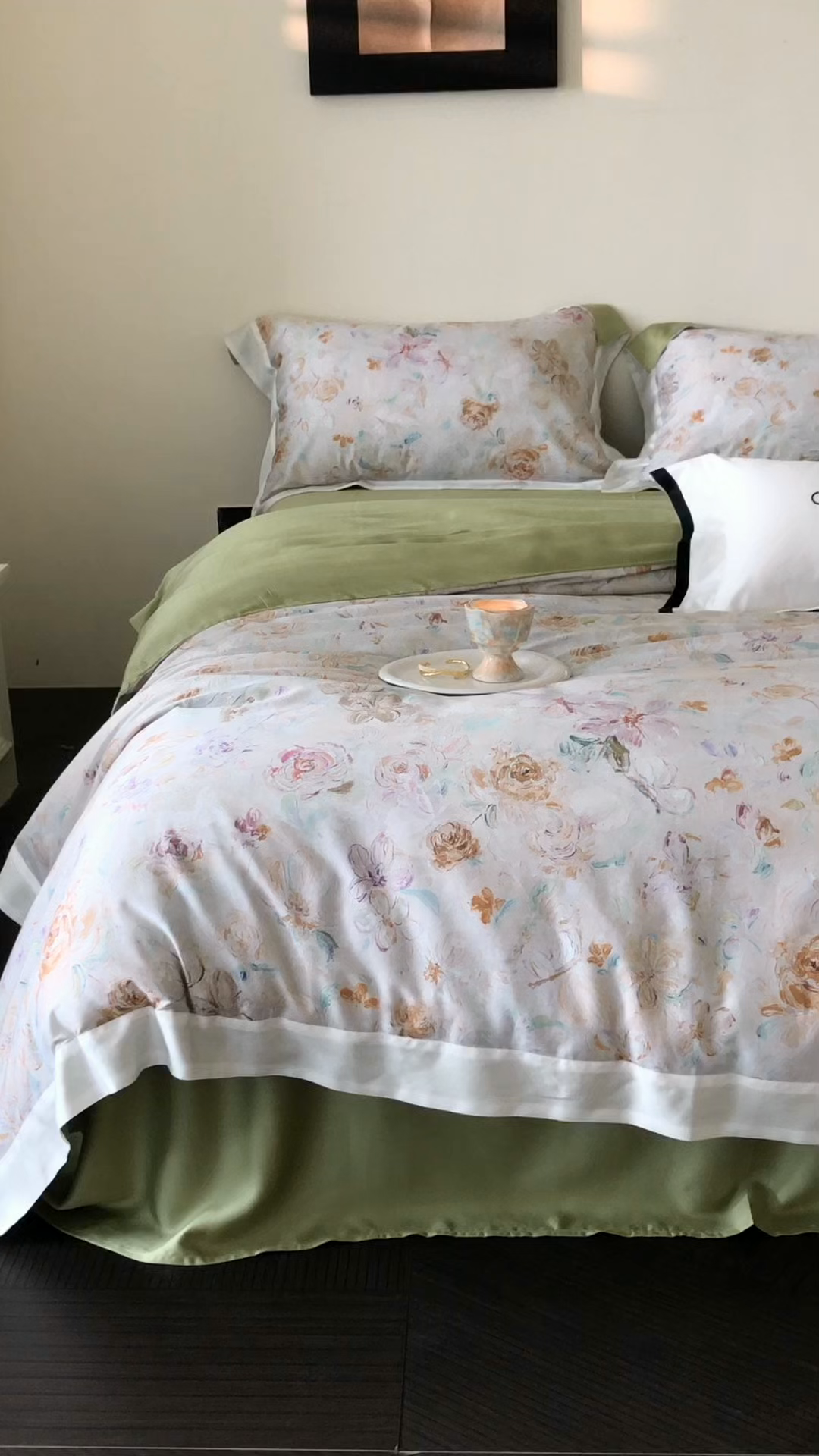 91家纺网 家纺一手货源 找家纺 初拾 2026新款60支兰精天丝数码印花系列四件套 甜岛（会员减20 ，控价：日常 券后不低于398 元）