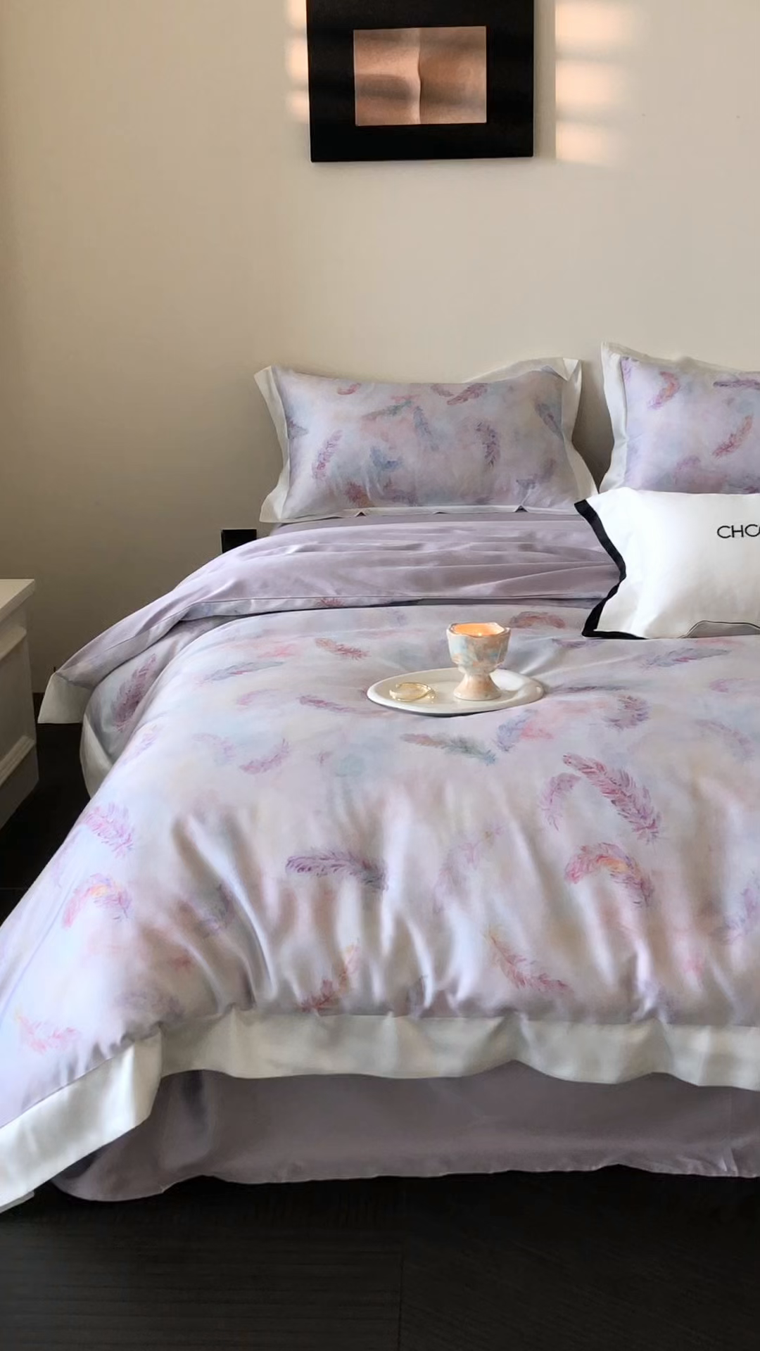 91家纺网 家纺一手货源 找家纺 初拾 2026新款60支兰精天丝数码印花系列四件套 自由的羽毛（会员减20 ，控价：日常 券后不低于398 元）