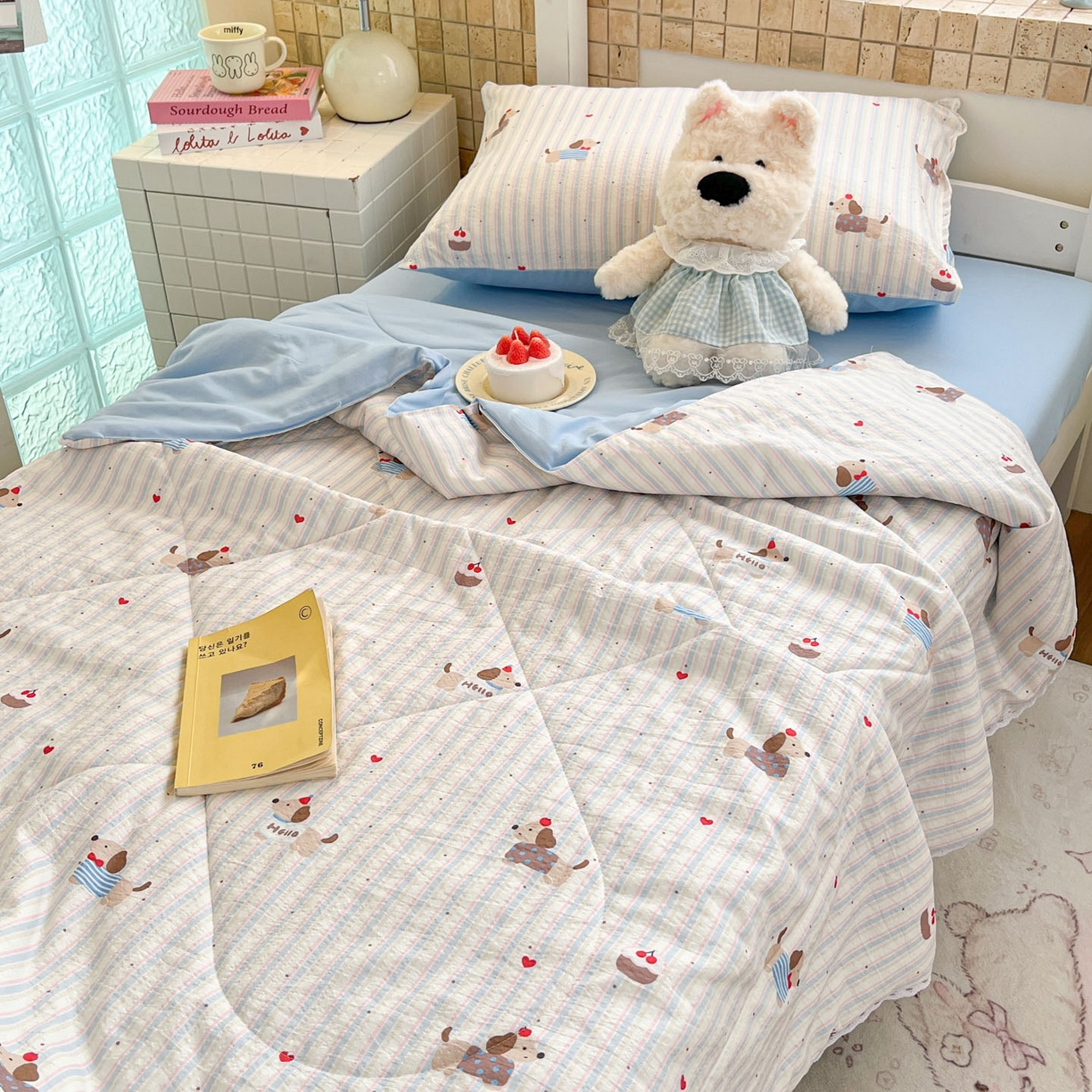 91家纺网 家纺一手货源 找家纺 川悦生活 2026春夏新款双层纱皱皱纱学生床夏被夏凉被空调被三件套 夏被腊肠甜心