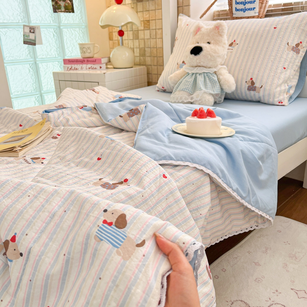 91家纺网 家纺一手货源 找家纺 川悦生活 2026春夏新款双层纱皱皱纱学生床夏被夏凉被空调被三件套 夏被腊肠甜心