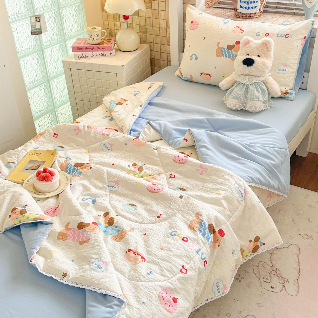 91家纺网 家纺一手货源 找家纺 川悦生活 2026春夏新款双层纱皱皱纱学生床夏被夏凉被空调被三件套 夏被腊肠庄园