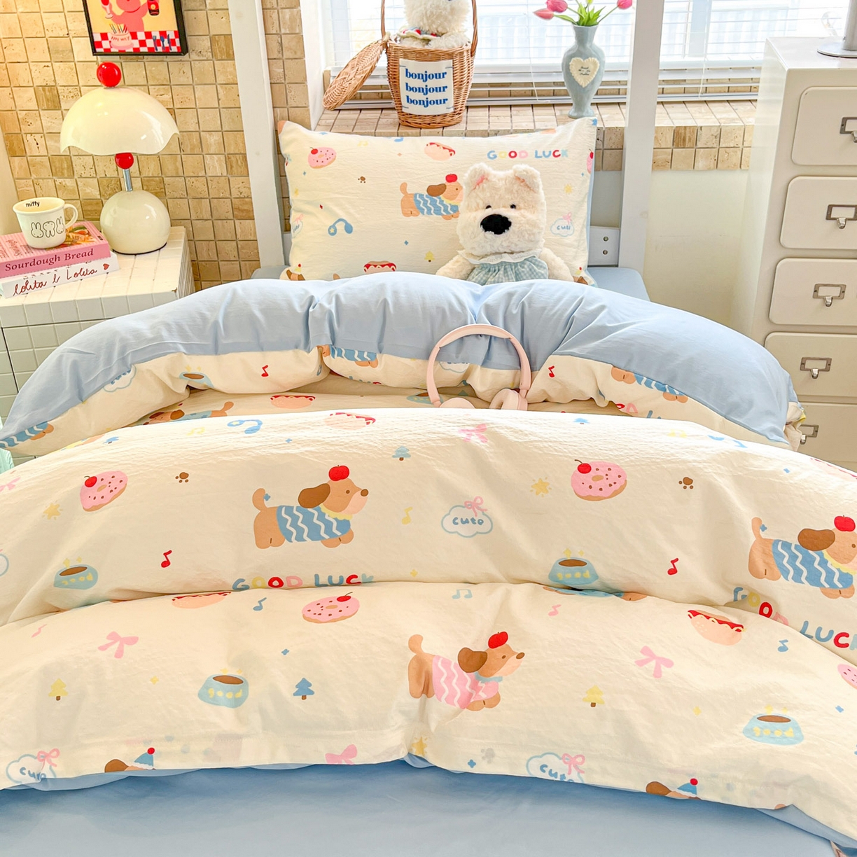 91家纺网 家纺一手货源 找家纺 川悦生活 2026新款双层纱皱皱纱学生床三件套 腊肠庄园