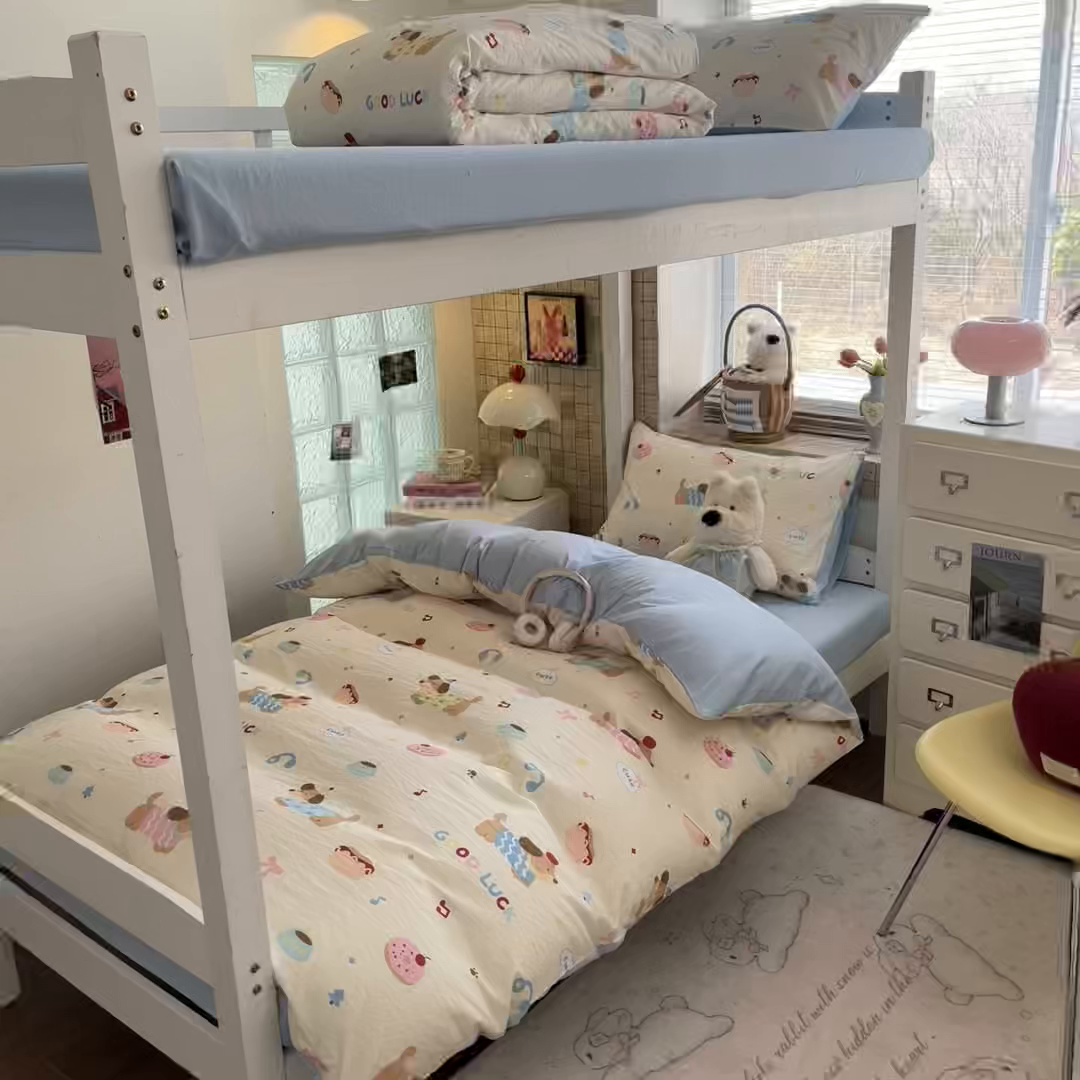 91家纺网 家纺一手货源 找家纺 川悦生活 2026新款双层纱皱皱纱学生床三件套 腊肠庄园