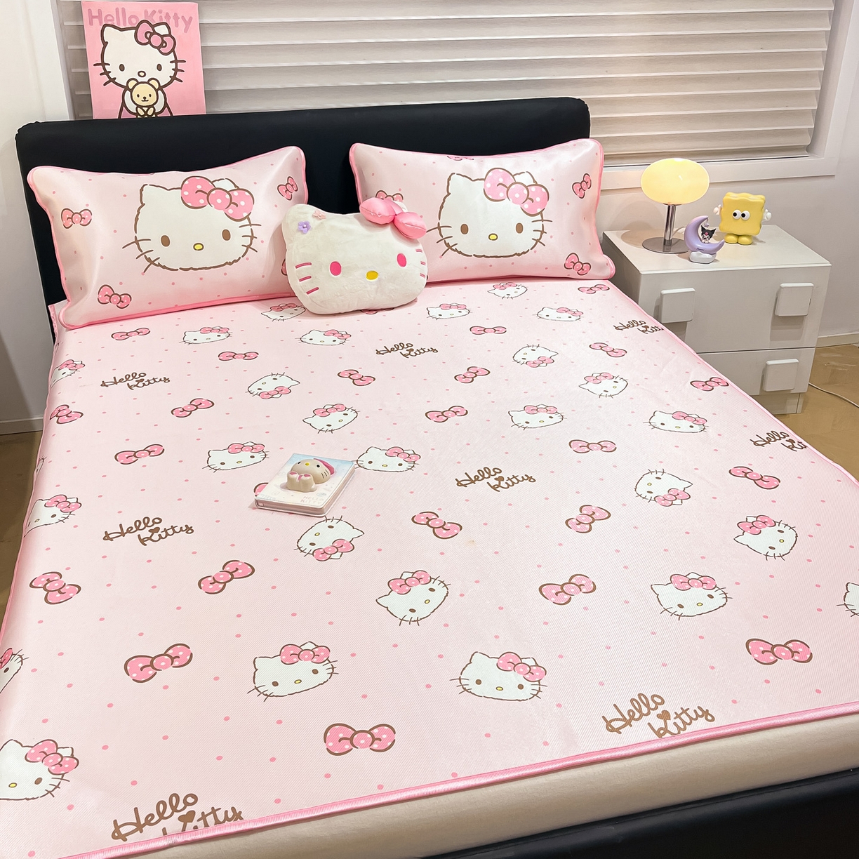 91家纺网 家纺一手货源 找家纺 暮思家居 2026新款三丽鸥正版授权数码印花A类可机洗1200D冰丝凉席三件套平铺款系列 平铺款-可爱KT