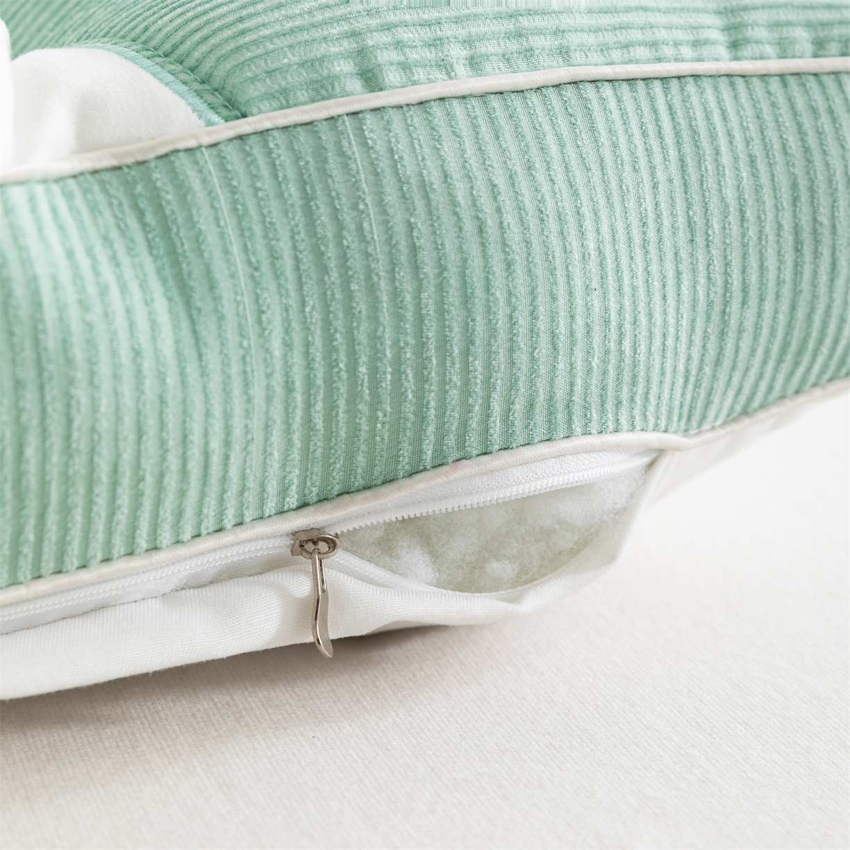 91家纺网 家纺一手货源 找家纺 爱来伊家纺 2026新款驼绒蛋白枕枕头枕芯 绿色