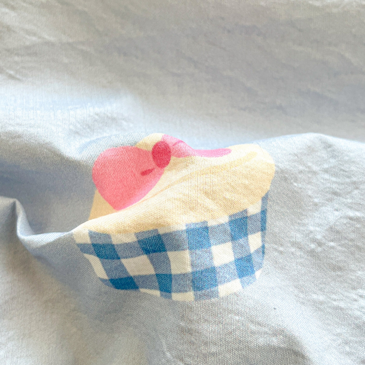 91家纺网 家纺一手货源 找家纺 川悦生活 2026新款双层纱皱皱纱学生床三件套 汽水小咪