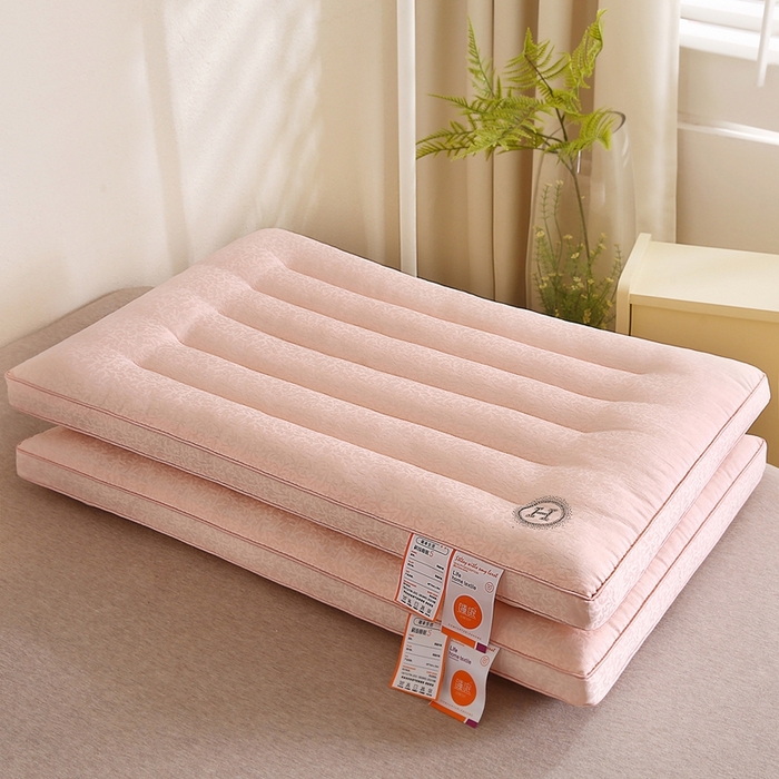 91家纺网 家纺一手货源 找家纺 爱来伊家纺 2026新款提花款低枕 枕头枕芯 桃夭玉露