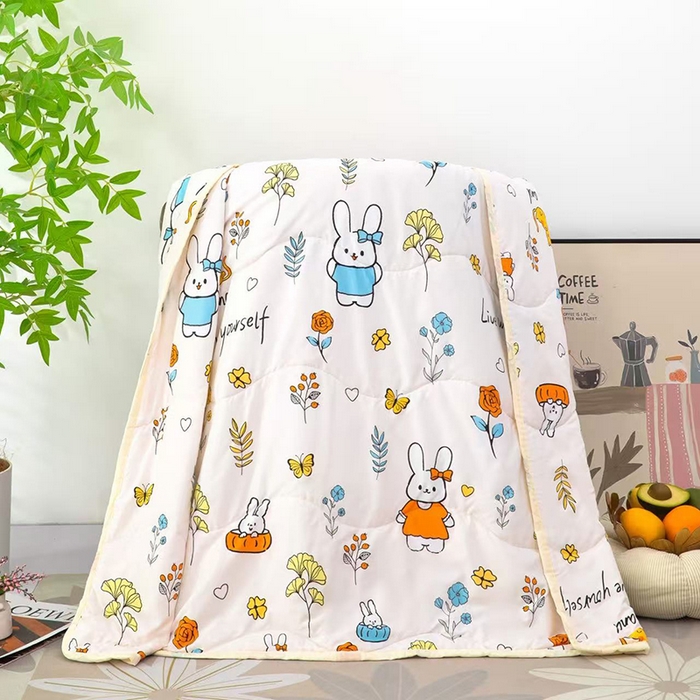 91家纺网 家纺一手货源 找家纺 才森家纺 2026新款亲肤卡通儿童夏被儿童被礼品被赠品直播间热款夏凉被小被子 蝴蝶结兔子