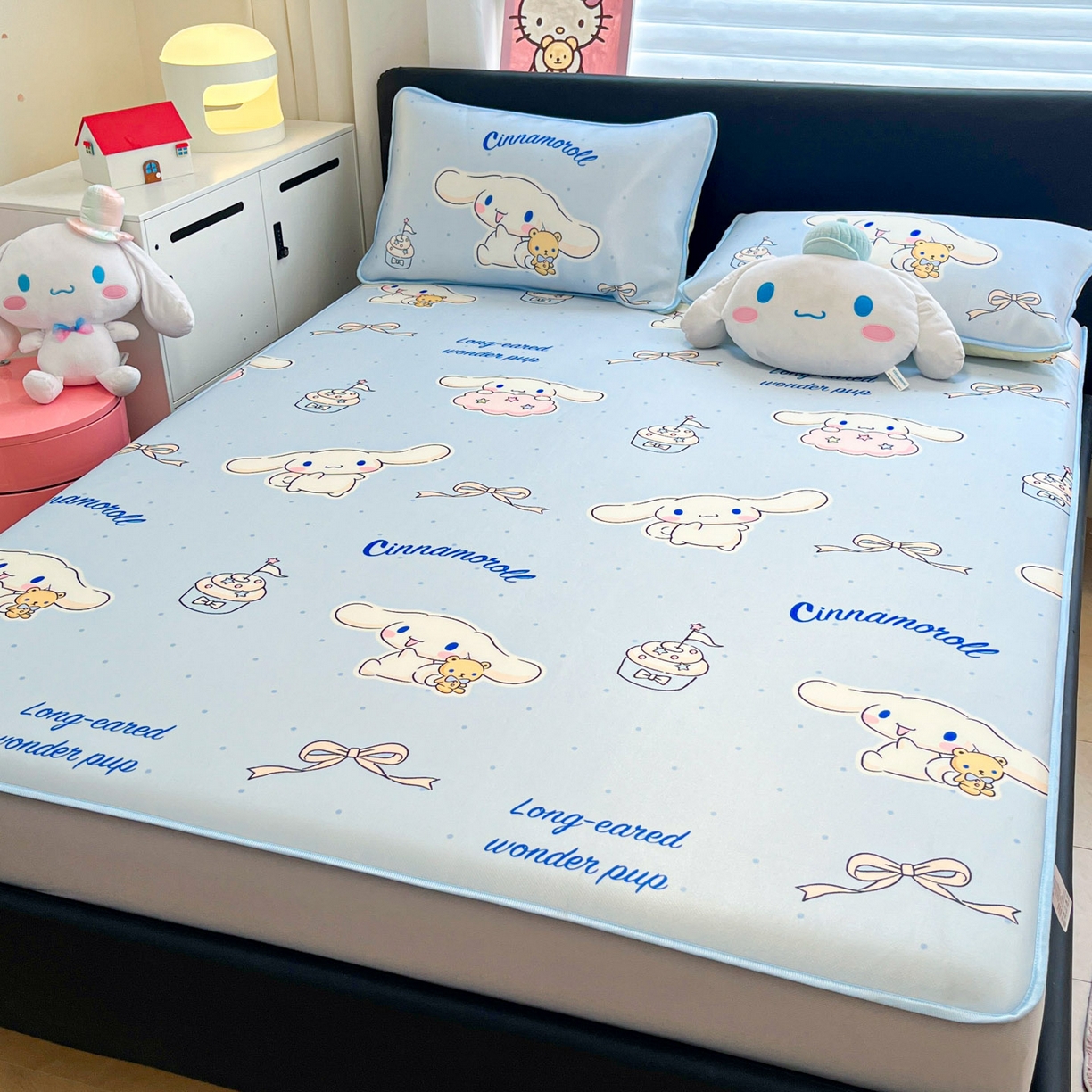 91家纺网 家纺一手货源 找家纺 暮思家居 2026新款三丽鸥正版授权数码印花A类可机洗1200D冰丝凉席三件套平铺款系列 平铺款-点点玉桂狗