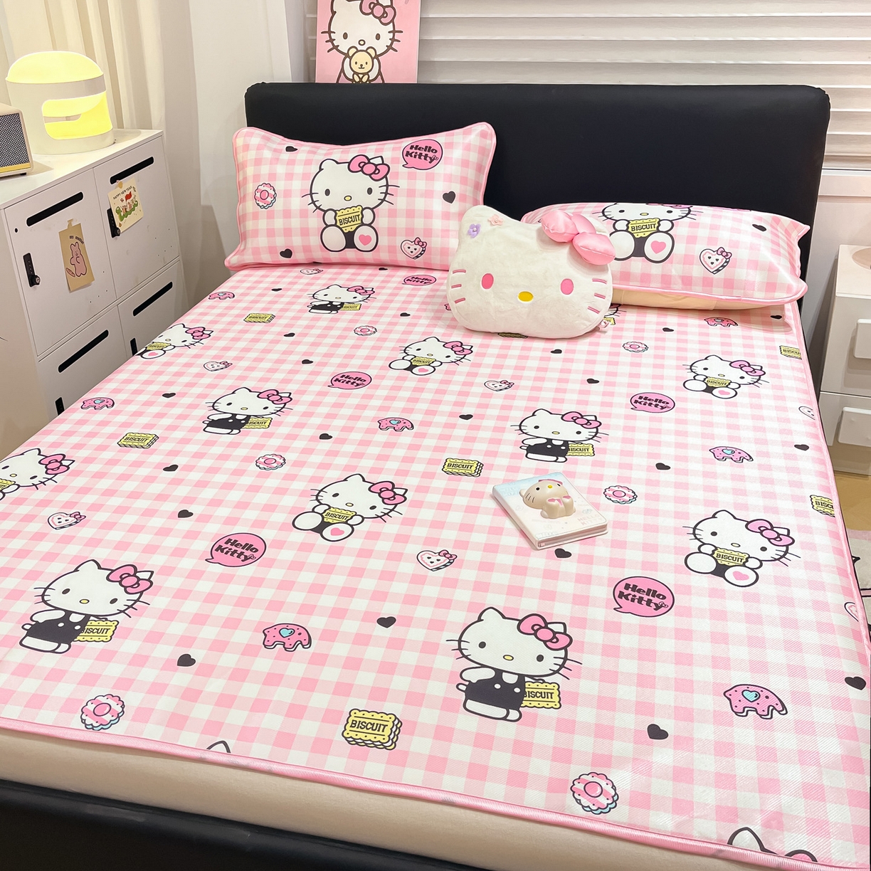 暮思家居 2026新款三丽鸥正版授权数码印花A类可机洗1200D冰丝凉席三件套平铺款系列 平铺款-粉格KT