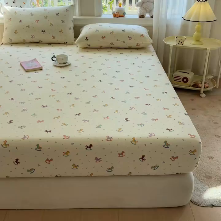 91家纺网 家纺一手货源 找家纺 优眠坊 2026春夏新款全棉印花卡通单床笠 彩虹木马