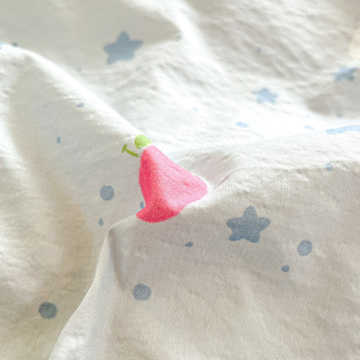 91家纺网 家纺一手货源 找家纺 川悦生活 2026新款双层纱皱皱纱学生床三件套 星星西高地