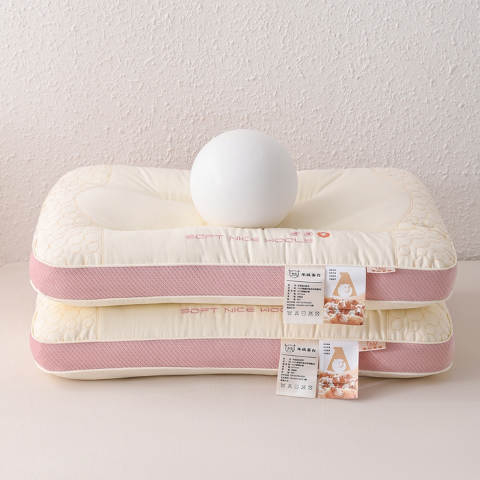 91家纺网 家纺一手货源 找家纺 爱来伊家纺 2026新款羊绒蛋白枕枕头枕芯 羊绒蛋白分区枕-粉