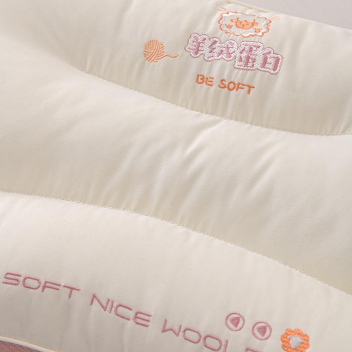 91家纺网 家纺一手货源 找家纺 爱来伊家纺 2026新款羊绒蛋白枕枕头枕芯 羊绒蛋白分区枕-粉