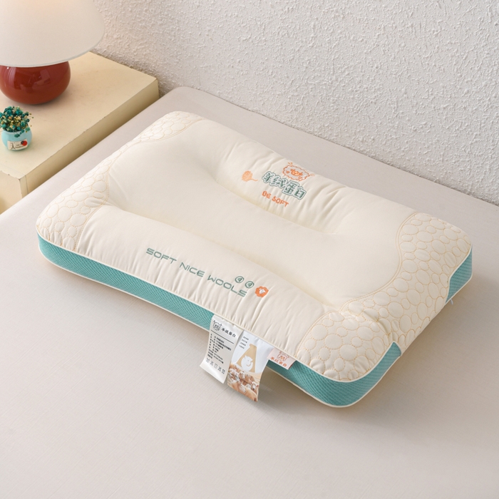 91家纺网 家纺一手货源 找家纺 爱来伊家纺 2026新款羊绒蛋白枕枕头枕芯 羊绒蛋白分区枕-绿