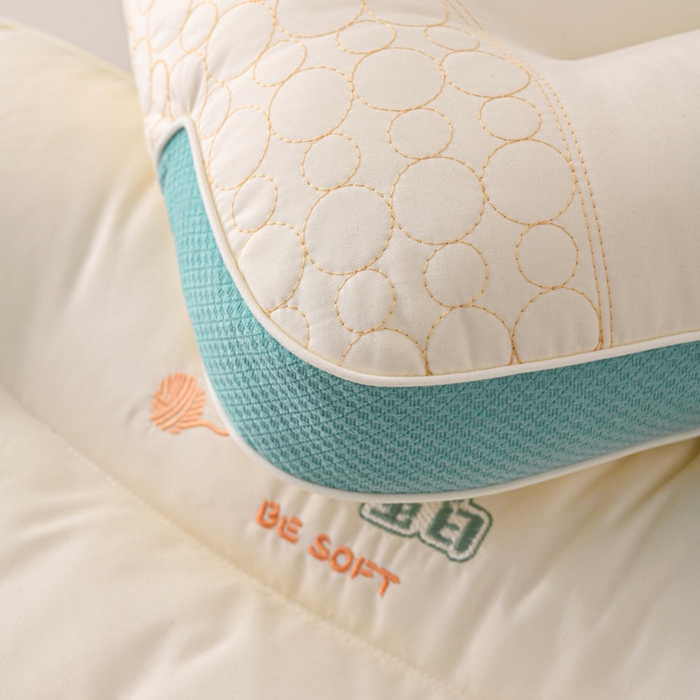 91家纺网 家纺一手货源 找家纺 爱来伊家纺 2026新款羊绒蛋白枕枕头枕芯 羊绒蛋白分区枕-绿