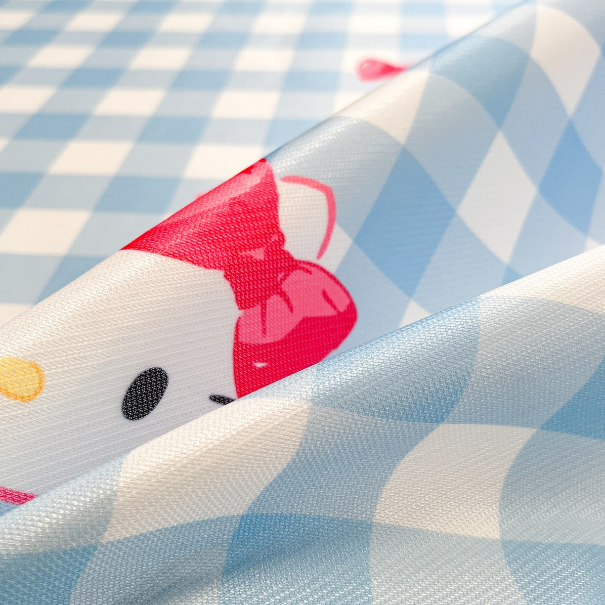 91家纺网 家纺一手货源 找家纺 暮思家居 2026新款三丽鸥正版授权数码印花A类可机洗1200D冰丝凉席三件套平铺款系列 平铺款-乖巧KT