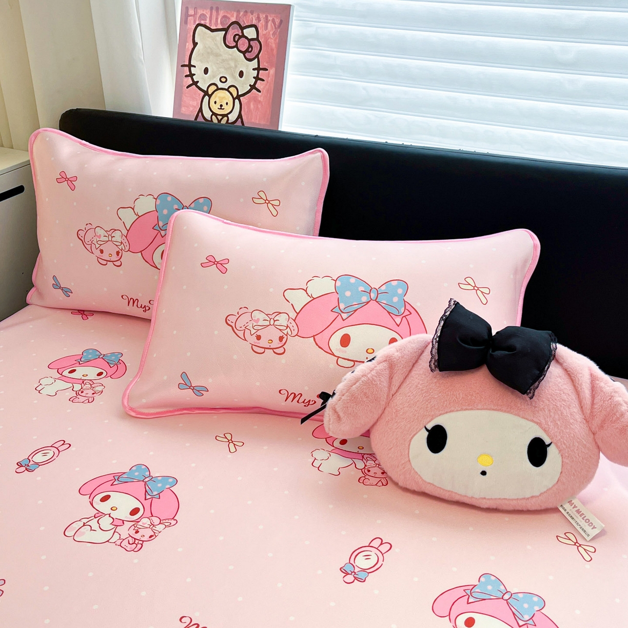 91家纺网 家纺一手货源 找家纺 暮思家居 2026新款三丽鸥正版授权数码印花A类可机洗1200D冰丝凉席三件套平铺款系列 平铺款-蝴蝶结美乐蒂