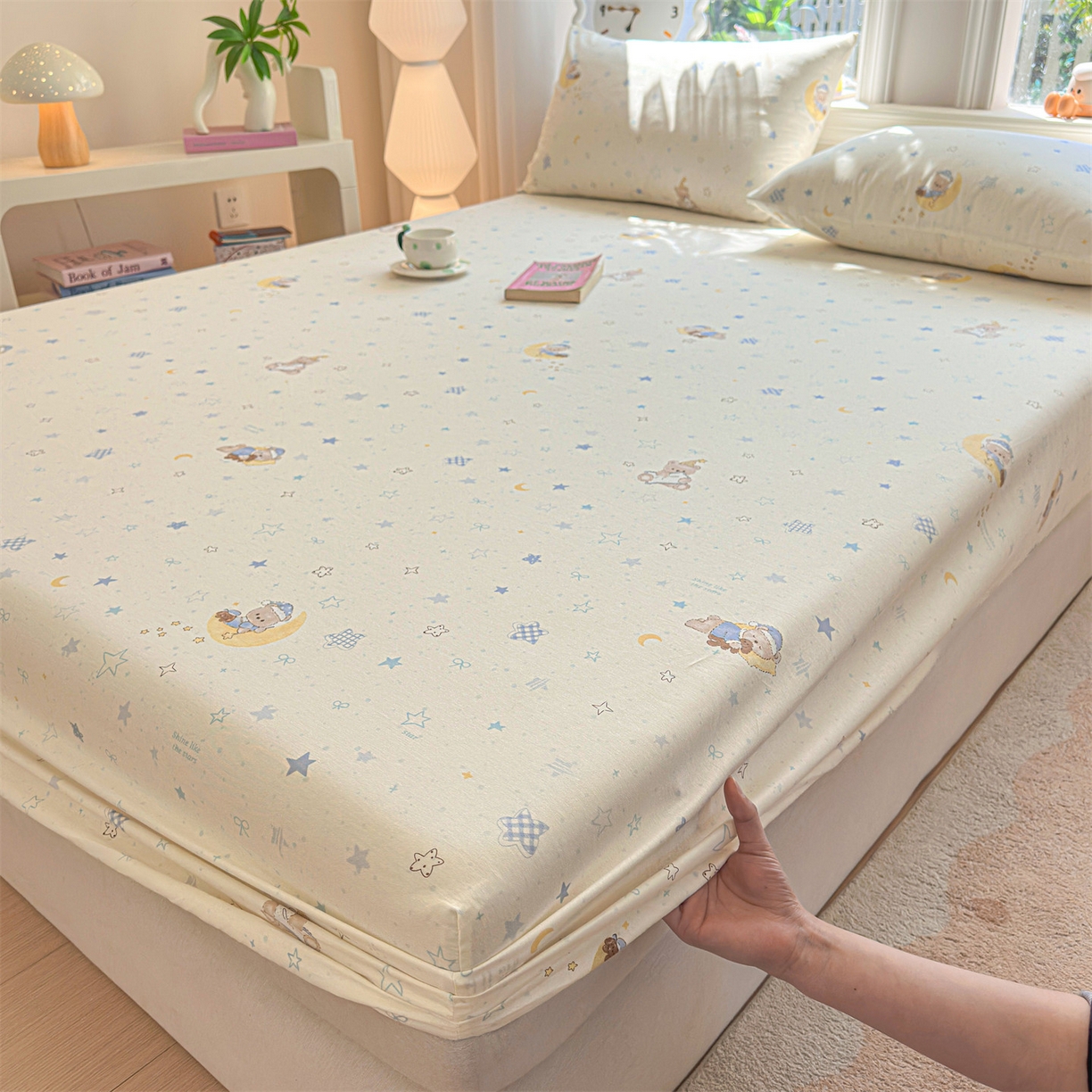 91家纺网 家纺一手货源 找家纺 优眠坊 2026春夏新款全棉印花卡通单床笠 酣睡熊