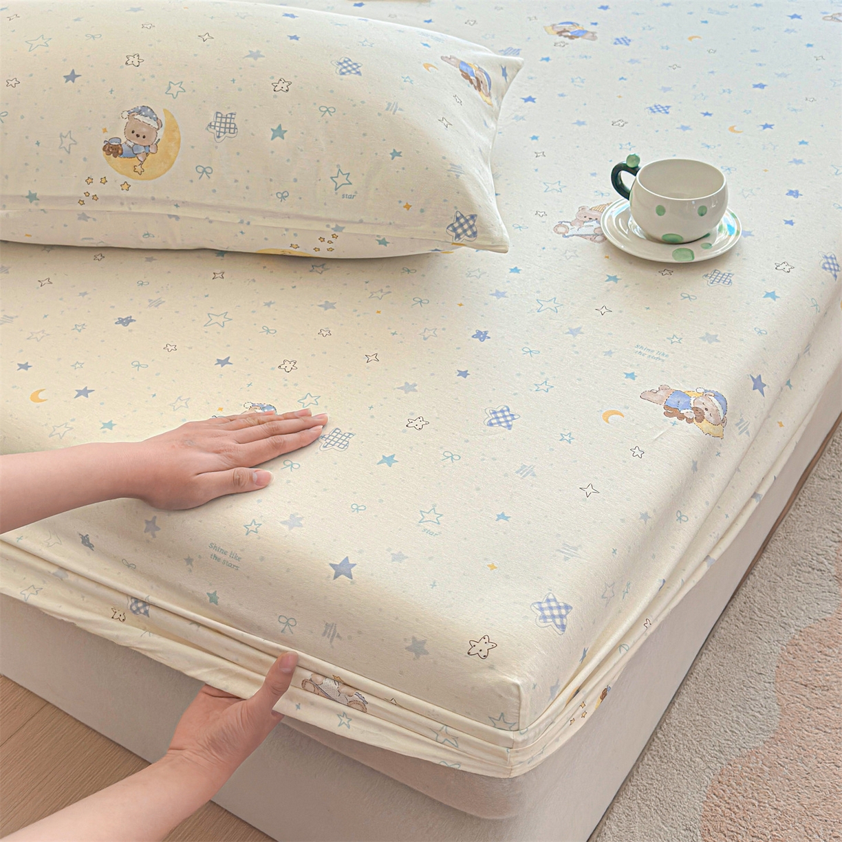 91家纺网 家纺一手货源 找家纺 优眠坊 2026春夏新款全棉印花卡通单床笠 酣睡熊