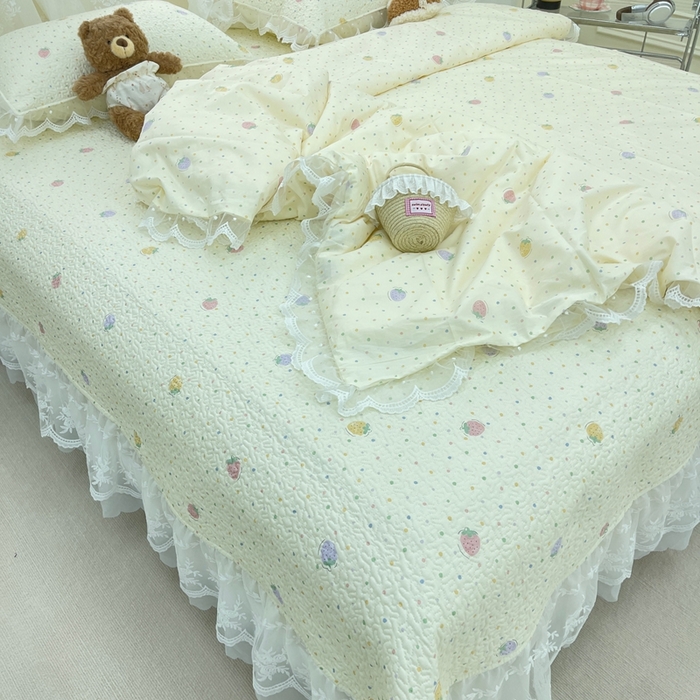 91家纺网 家纺一手货源 找家纺 禧瑞谷 2025新款双层花边纯棉床盖雪纺蕾丝款纯棉床盖四件套 莓果点点