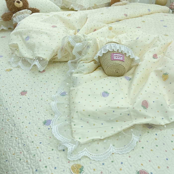 91家纺网 家纺一手货源 找家纺 禧瑞谷 2025新款双层花边纯棉床盖雪纺蕾丝款纯棉床盖四件套 莓果点点