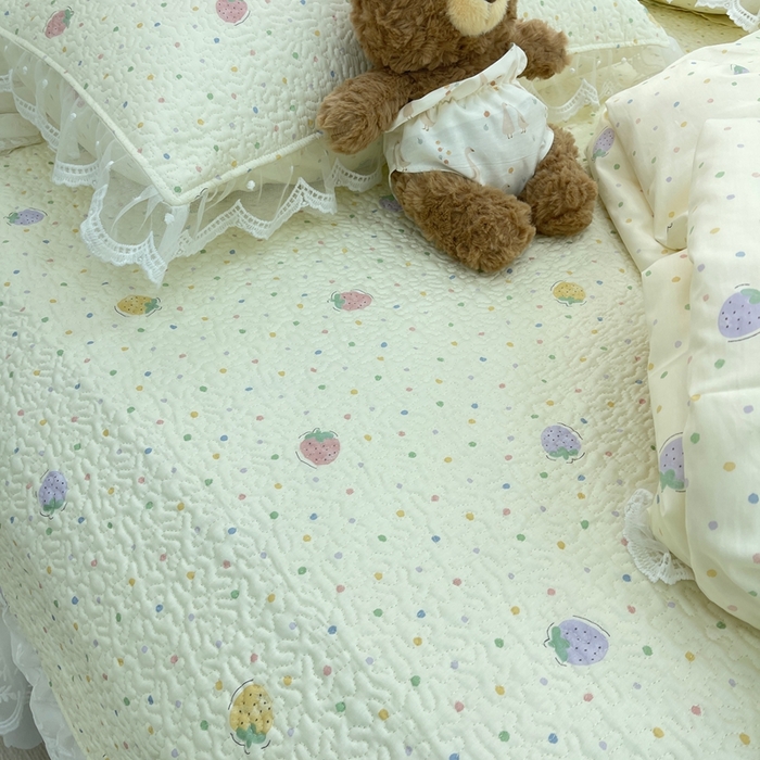 91家纺网 家纺一手货源 找家纺 禧瑞谷 2025新款双层花边纯棉床盖雪纺蕾丝款纯棉床盖四件套 莓果点点