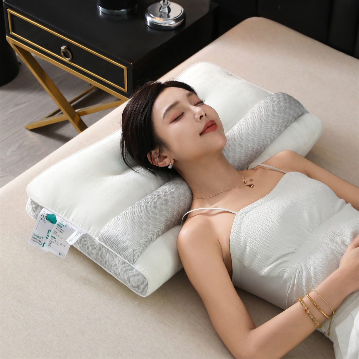 91家纺网 家纺一手货源 找家纺 爱来伊家纺 2026新款牵引舒缓枕枕头枕芯 牵引舒缓枕-灰