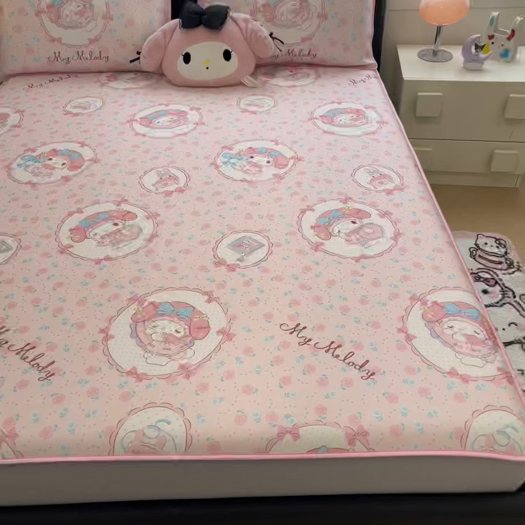 91家纺网 家纺一手货源 找家纺 暮思家居 2026新款三丽鸥正版授权数码印花A类可机洗1200D冰丝凉席三件套平铺款系列 平铺款-花花美乐蒂