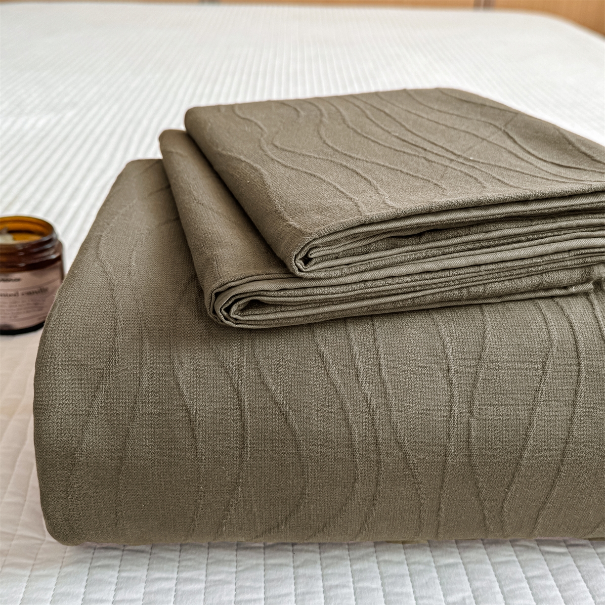 91家纺网 家纺一手货源 找家纺 （总）灰鲸 2026新款全棉简约三层纱色织提花单品床单