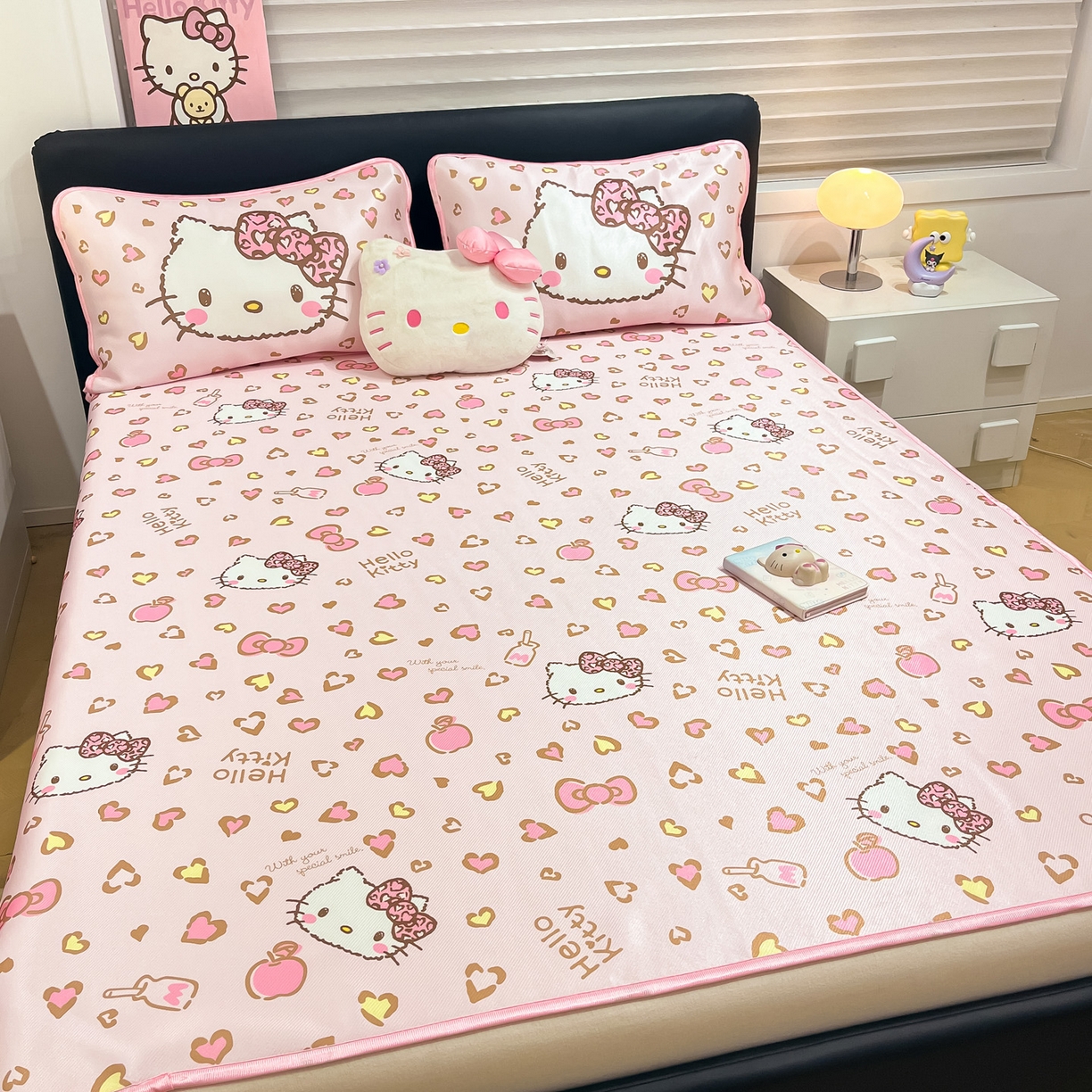 91家纺网 家纺一手货源 找家纺 暮思家居 2026新款三丽鸥正版授权数码印花A类可机洗1200D冰丝凉席三件套平铺款系列 平铺款-凯蒂乐园