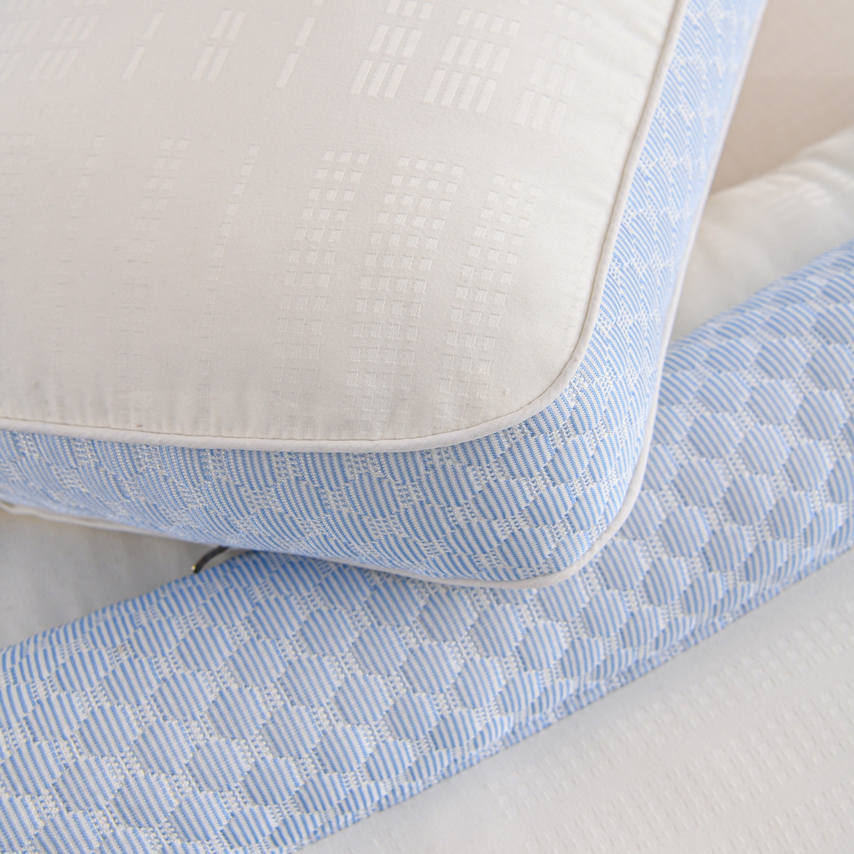 91家纺网 家纺一手货源 找家纺 爱来伊家纺 2026新款牵引舒缓枕枕头枕芯 牵引舒缓枕-兰