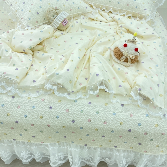 91家纺网 家纺一手货源 找家纺 禧瑞谷 2025新款双层花边纯棉床盖雪纺蕾丝款纯棉床盖四件套 七彩草莓