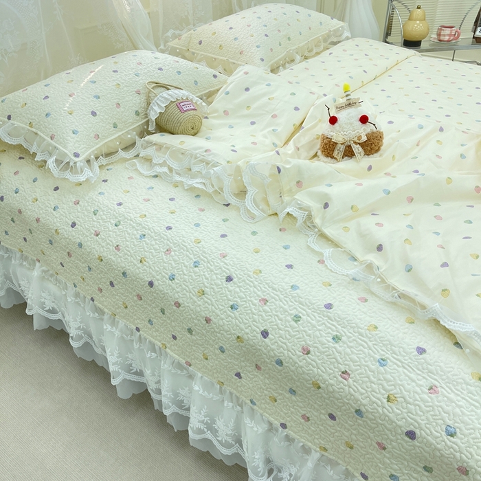 91家纺网 家纺一手货源 找家纺 禧瑞谷 2025新款双层花边纯棉床盖雪纺蕾丝款纯棉床盖四件套 七彩草莓