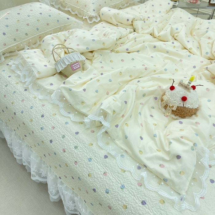 91家纺网 家纺一手货源 找家纺 禧瑞谷 2025新款双层花边纯棉床盖雪纺蕾丝款纯棉床盖四件套 七彩草莓