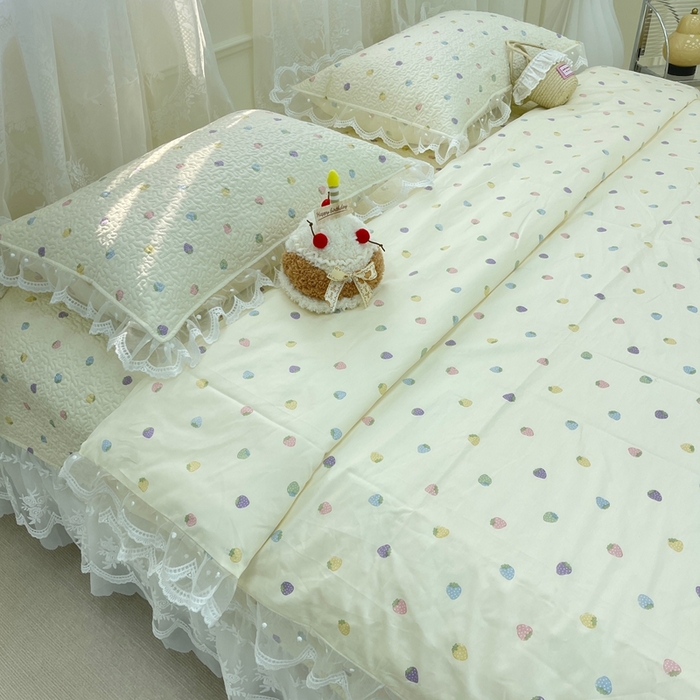 91家纺网 家纺一手货源 找家纺 禧瑞谷 2025新款双层花边纯棉床盖雪纺蕾丝款纯棉床盖四件套 七彩草莓