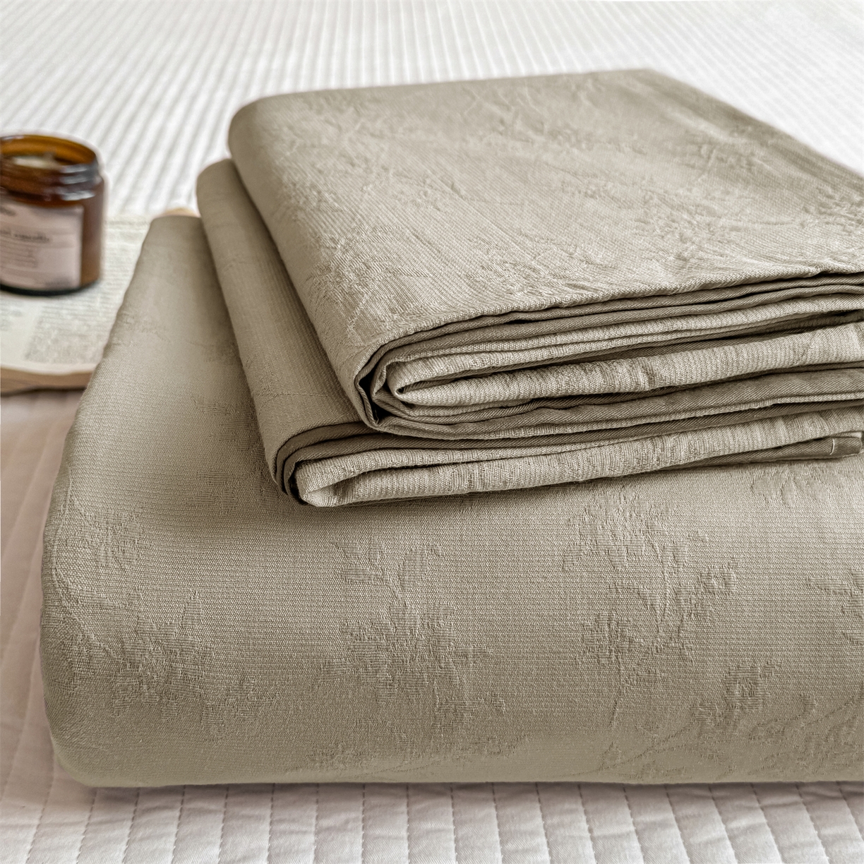 91家纺网 家纺一手货源 找家纺 （总）灰鲸 2026新款全棉简约三层纱色织提花单品床单