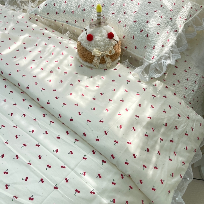 91家纺网 家纺一手货源 找家纺 禧瑞谷 2025新款双层花边纯棉床盖雪纺蕾丝款纯棉床盖四件套 小红果