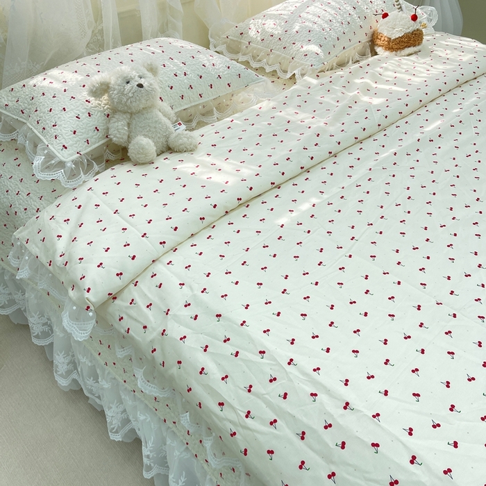 91家纺网 家纺一手货源 找家纺 禧瑞谷 2025新款双层花边纯棉床盖雪纺蕾丝款纯棉床盖四件套 小红果