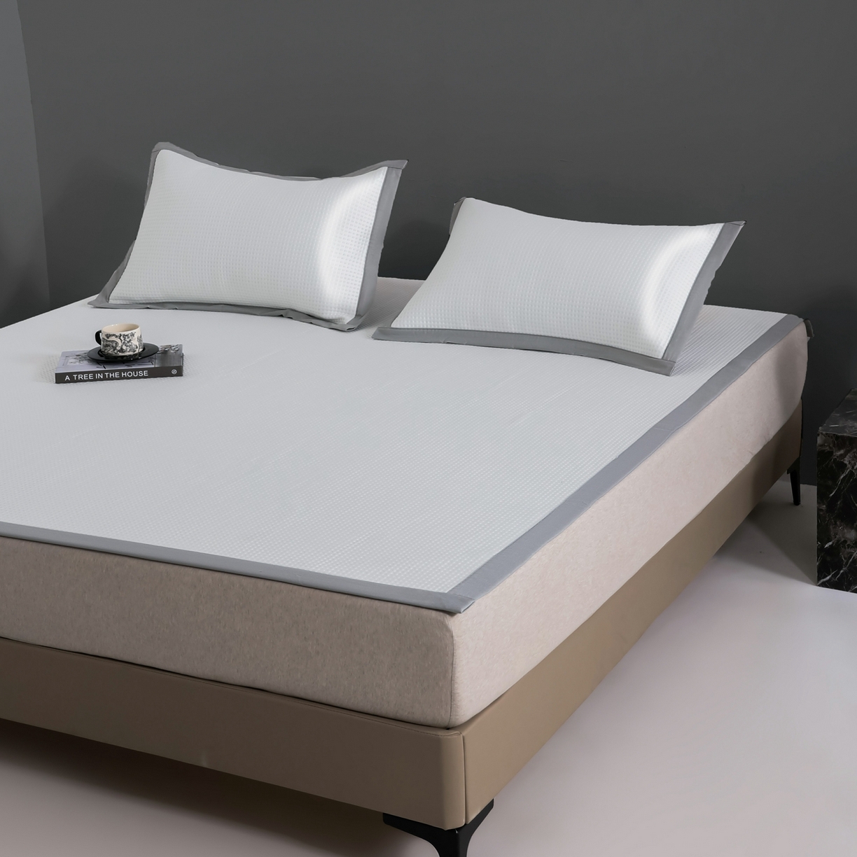 91家纺网 家纺一手货源 找家纺 耀悦家纺 2026款100%乙纶凉席pe凉感华夫格凉席加厚三明治三件套床笠床席子枕套 华夫格-奶白床席款