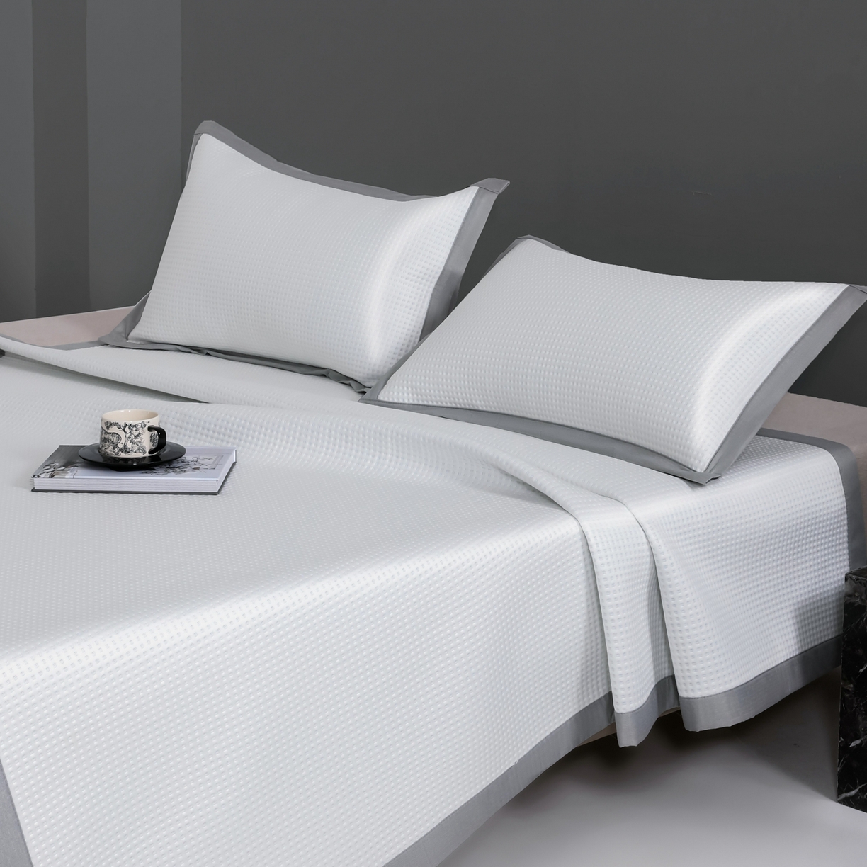 91家纺网 家纺一手货源 找家纺 耀悦家纺 2026款100%乙纶凉席pe凉感华夫格凉席加厚三明治三件套床笠床席子枕套 华夫格-奶白床席款