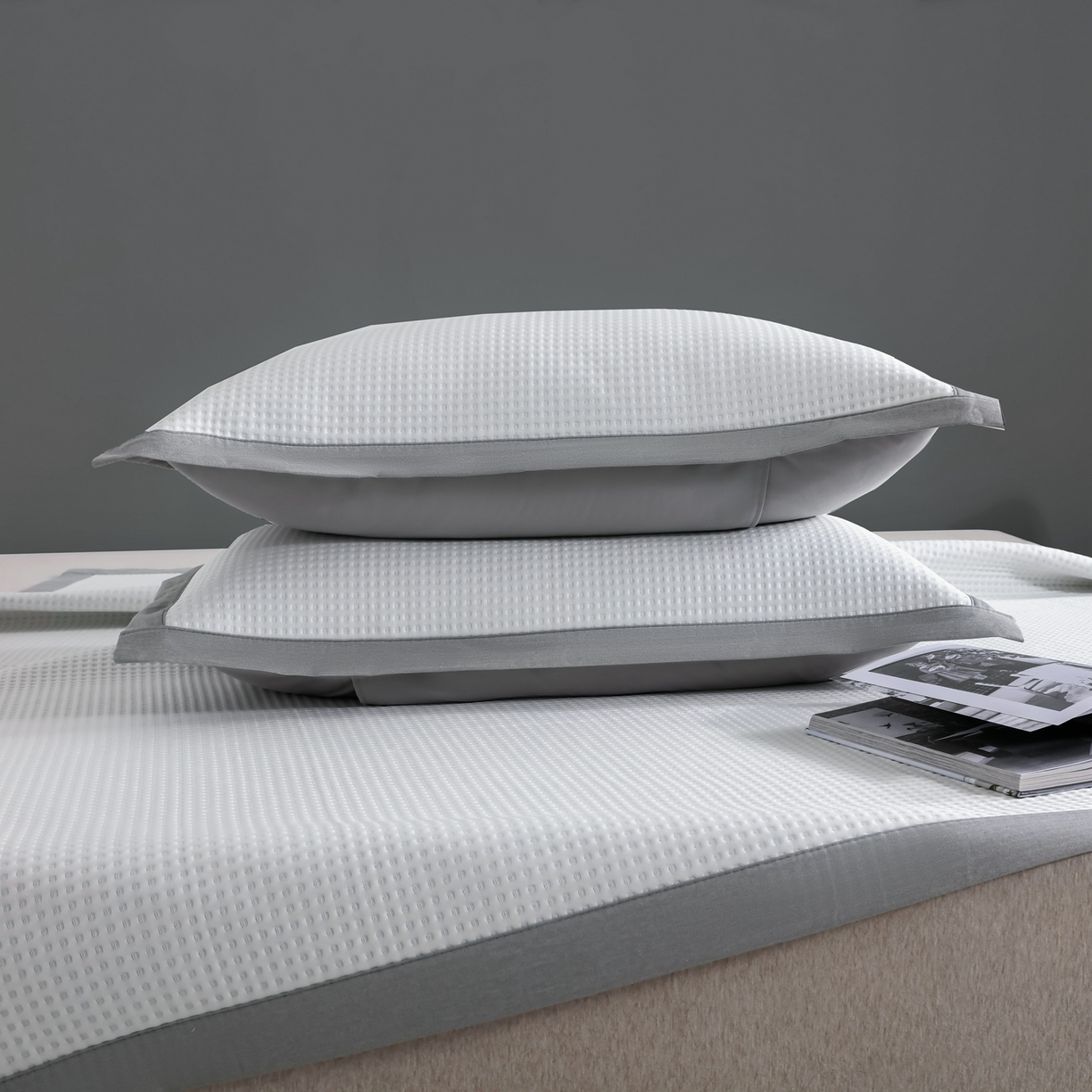 91家纺网 家纺一手货源 找家纺 耀悦家纺 2026款100%乙纶凉席pe凉感华夫格凉席加厚三明治三件套床笠床席子枕套 华夫格-奶白床席款