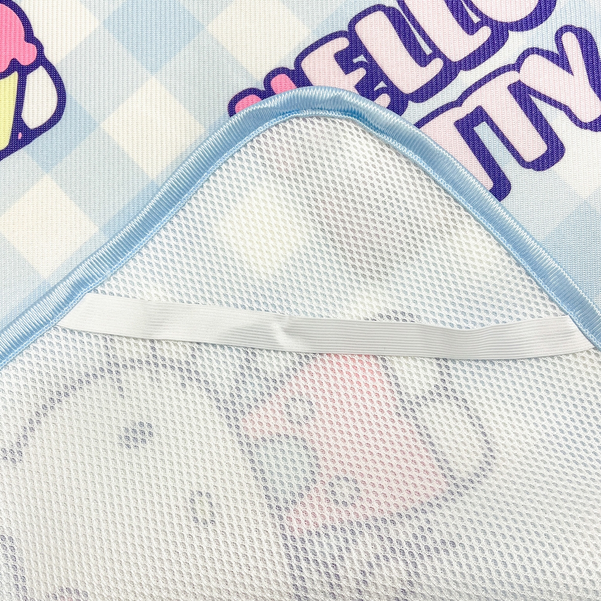 91家纺网 家纺一手货源 找家纺 暮思家居 2026新款三丽鸥正版授权数码印花A类可机洗1200D冰丝凉席三件套平铺款系列 平铺款-蓝格KT