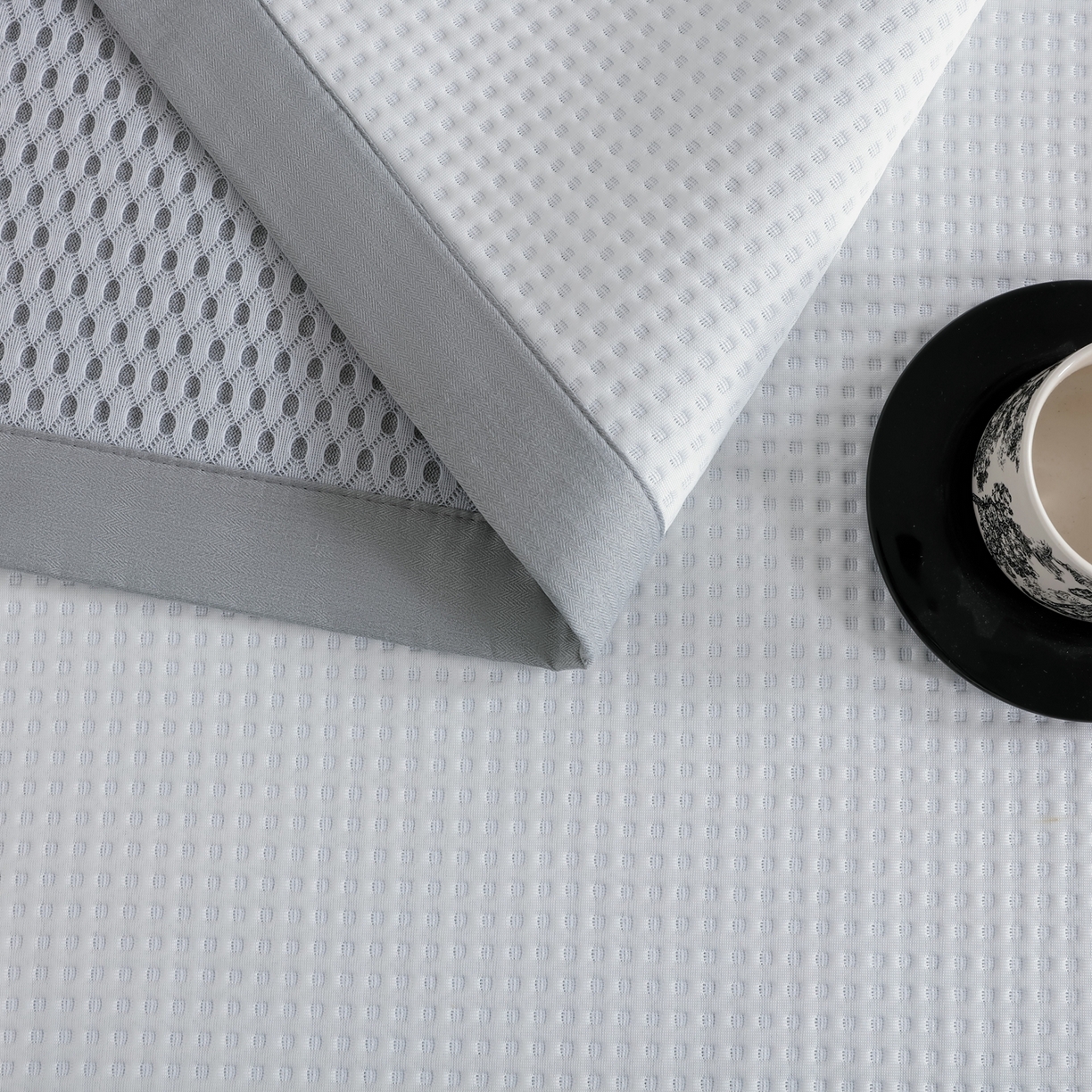 91家纺网 家纺一手货源 找家纺 耀悦家纺 2026款100%乙纶凉席pe凉感华夫格凉席加厚三明治三件套床笠床席子枕套 华夫格-奶白床席款