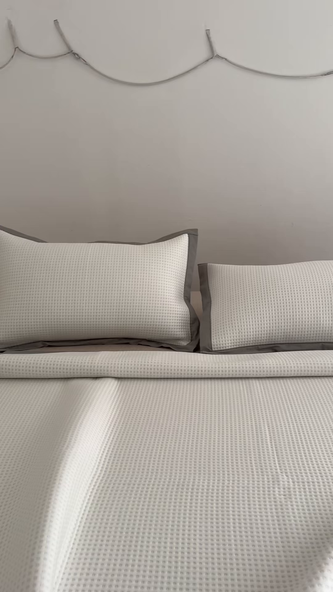 91家纺网 家纺一手货源 找家纺 耀悦家纺 2026款100%乙纶凉席pe凉感华夫格凉席加厚三明治三件套床笠床席子枕套 华夫格-奶白床席款