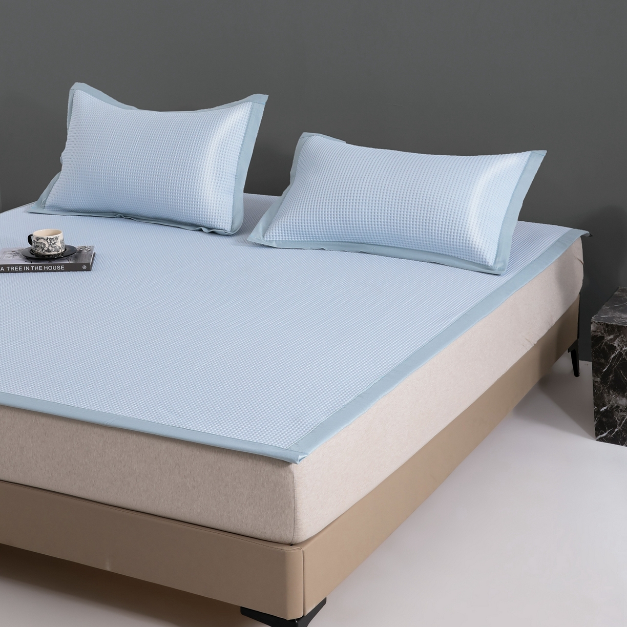 91家纺网 家纺一手货源 找家纺 耀悦家纺 2026款100%乙纶凉席pe凉感华夫格凉席加厚三明治三件套床笠床席子枕套 华夫格-水晶兰床席款